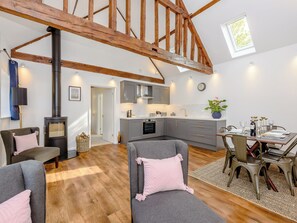 Interior - The Lodge at Oldbury Barns (Chichester)