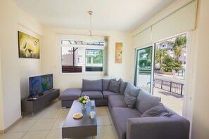 TV, DVD player, ping pong - Villa Sielis - Three Bedroom Villa, Sleeps 6 (Protaras)