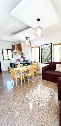 Town House Walking Distance to Beach & Panoramic Mountain View