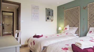 3 bedrooms, free WiFi, bed sheets