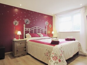 3 bedrooms, free WiFi, bed sheets