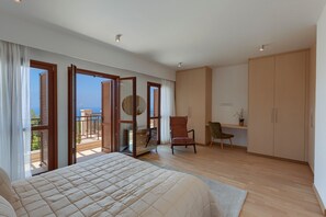 5 bedrooms, iron/ironing board, Internet, bed sheets