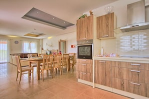 Fridge, microwave, dishwasher, toaster