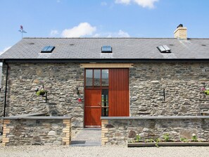 Exterior - 3 bedroom accommodation in Ystrad Meurig (Ystrad Meurig)