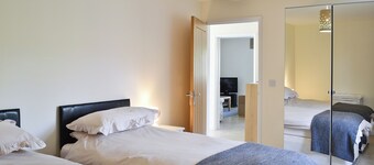 2 bedroom accommodation in Malvern