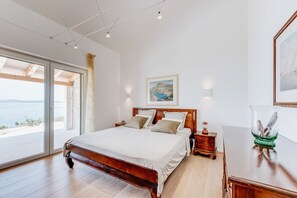 5 chambres, fer et planche à repasser, Wi-Fi, draps fournis