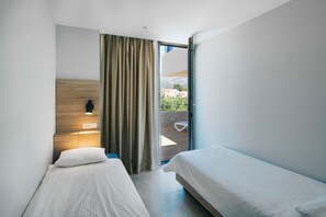 3 chambres, fer et planche à repasser, Internet gratuit, draps fournis