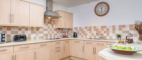 Dishwasher, cookware/dishes/utensils