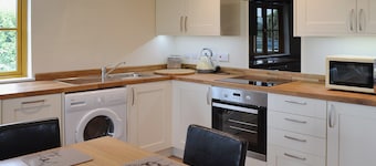 2 bedroom accommodation in Alkham, near Dover