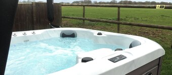 2 bedroom accommodation in Alkham, near Dover