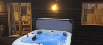 2 bedroom accommodation in Alkham, near Dover