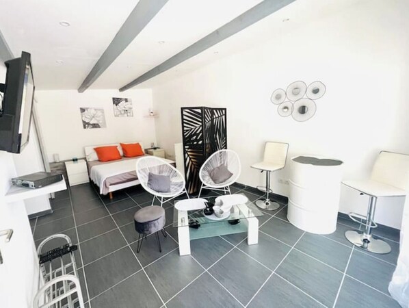 1 habitación y ropa de cama 