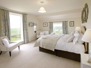 4 bedrooms, free WiFi, bed sheets