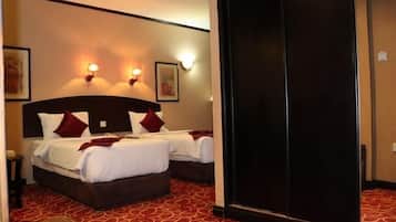 Chambre Standard Double ou avec lits jumeaux | Fer et planche à repasser, Wi-Fi gratuit, draps fournis