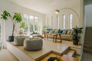 Fireplace, DVD player, foosball, table tennis