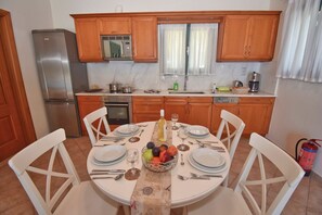 Fridge, microwave, oven, dishwasher - Villa Pasiphae - Two Bedroom Villa, Sleeps 6 (Pelekas)