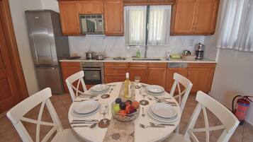 Frigorifero, microonde, forno, lavastoviglie