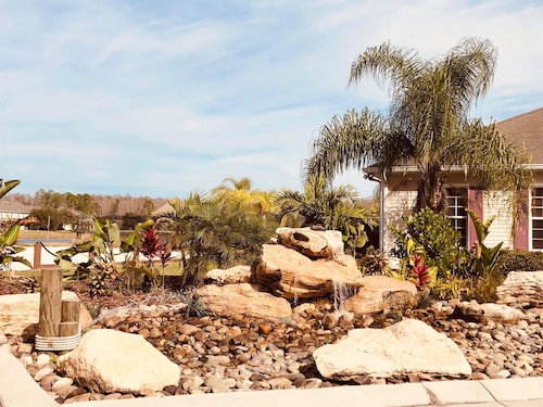 Close, gated, cozy condo 3 bedroom 3 bath. Close to attractions yet peaceful.