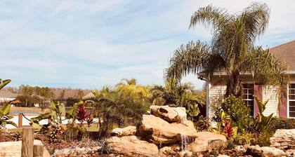 Close, gated, cozy condo 3 bedroom 3 bath. Close to attractions yet peaceful.