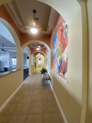 المنشأة من الداخل