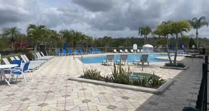 Close, gated, cozy condo 3 bedroom 3 bath. Close to attractions yet peaceful.