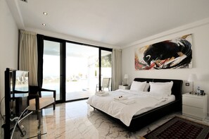 8 Schlafzimmer, Bügeleisen/Bügelbrett, Internetzugang, Bettwäsche