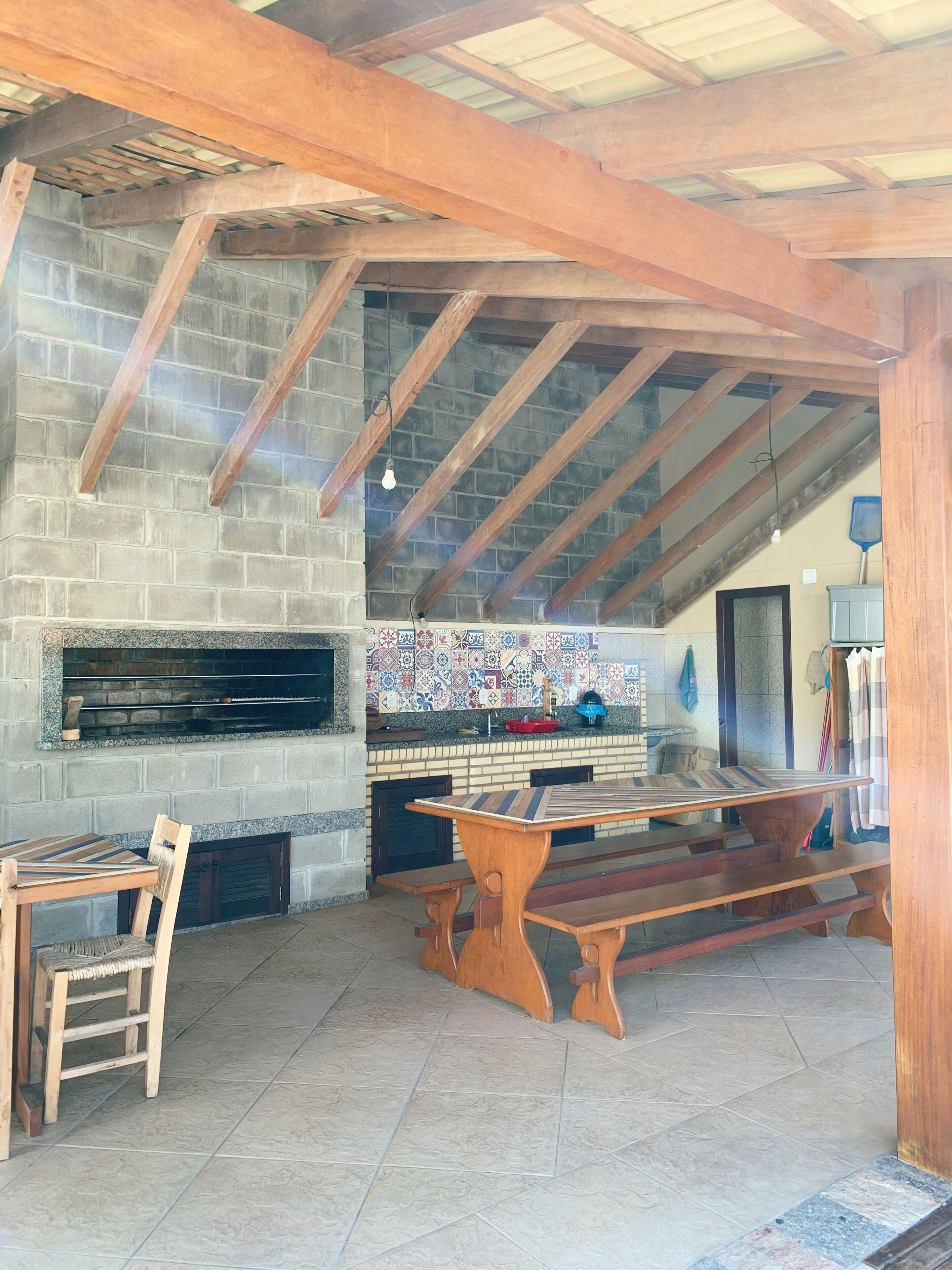 Apartamento básico | Zona de estar | Smart TV de 32 pulgadas con canales digitales, una televisión