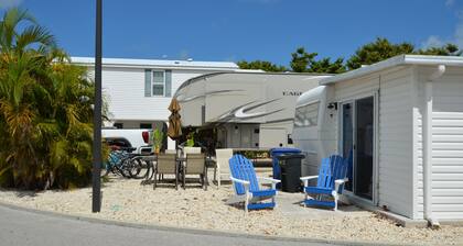 FL Keys Cottage with Ocean Views - Venture Out Unit 395