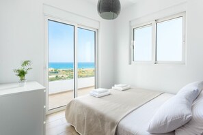 5 bedrooms, iron/ironing board, Internet, bed sheets - Villa Eunike - Five Bedroom Villa, Sleeps 10 (Kolympia)