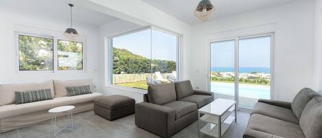 Smart TV, table tennis