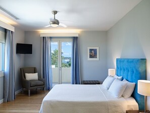 6 bedrooms, iron/ironing board, WiFi, bed sheets