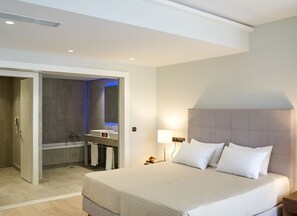 6 bedrooms, iron/ironing board, WiFi, bed sheets - Villa Perious - Six Bedroom Villa, Sleeps 12 (Gouvia)