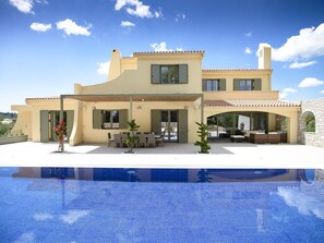 Pool - Villa Perious - Six Bedroom Villa, Sleeps 12 (Gouvia)