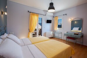 3 bedrooms, iron/ironing board, free Internet, bed sheets