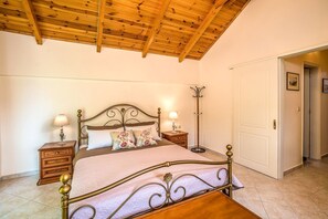 3 bedrooms, iron/ironing board, WiFi, bed sheets - Villa Tragaki - Three Bedroom Villa, Sleeps 6 (Ionian Islands)