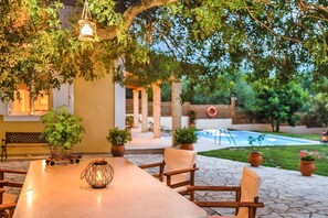Outdoor dining - Villa Tragaki - Three Bedroom Villa, Sleeps 6 (Ionian Islands)