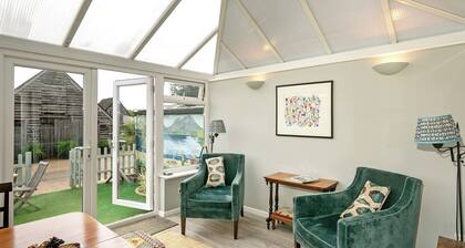2 bedroom accommodation in Guildford