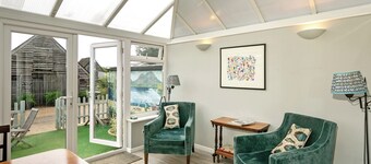 2 bedroom accommodation in Guildford