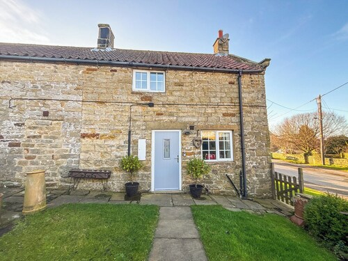 2 bedroom accommodation in Sneaton, near Whitby