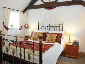 2 bedrooms, free WiFi, bed sheets - 2 bedroom accommodation in South Barrow, near Yeovil (South Barrow, near Yeovil)