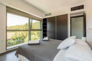 6 Schlafzimmer, Bügeleisen/Bügelbrett, Internetzugang, Bettwäsche