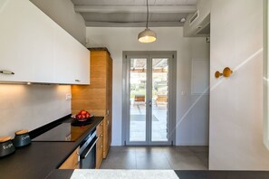 Dishwasher, highchair