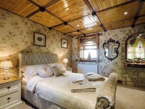 4 bedrooms, free WiFi, bed sheets
