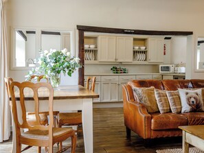 Interior - 2 bedroom accommodation in Meare, near Glastonbury (Meare, near Glastonbury)