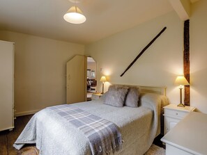 2 bedrooms, free WiFi, bed sheets - 2 bedroom accommodation in Meare, near Glastonbury (Meare, near Glastonbury)