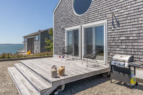The perfect East Coast experience. Guesthouse on 38 acres with 360° Ocean views.