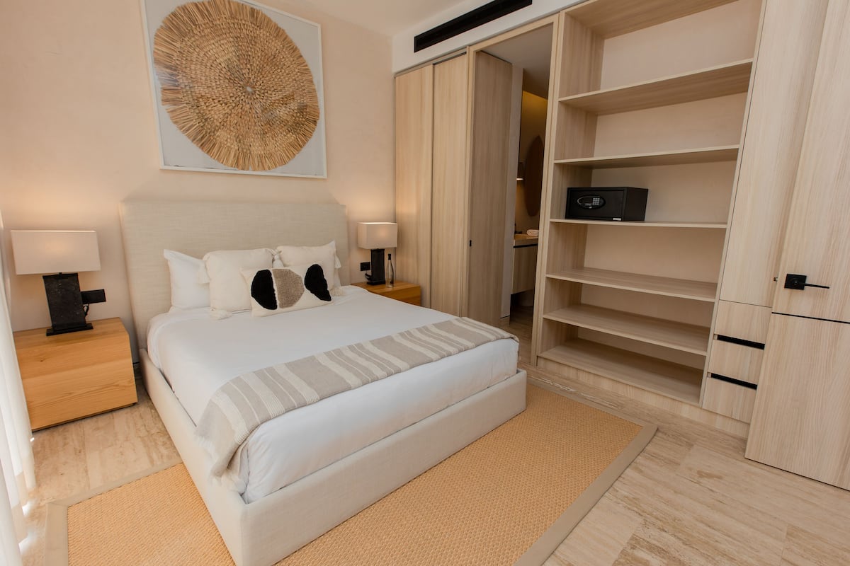 1 bedroom, premium bedding, down duvets, individually decorated