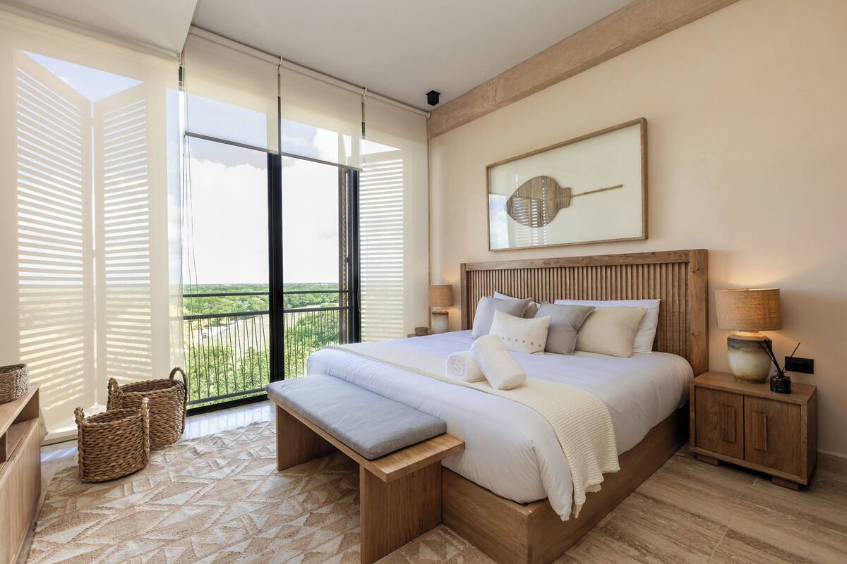 Deluxe Apartment, 2 Bedrooms | 1 bedroom, premium bedding, down duvets, individually decorated