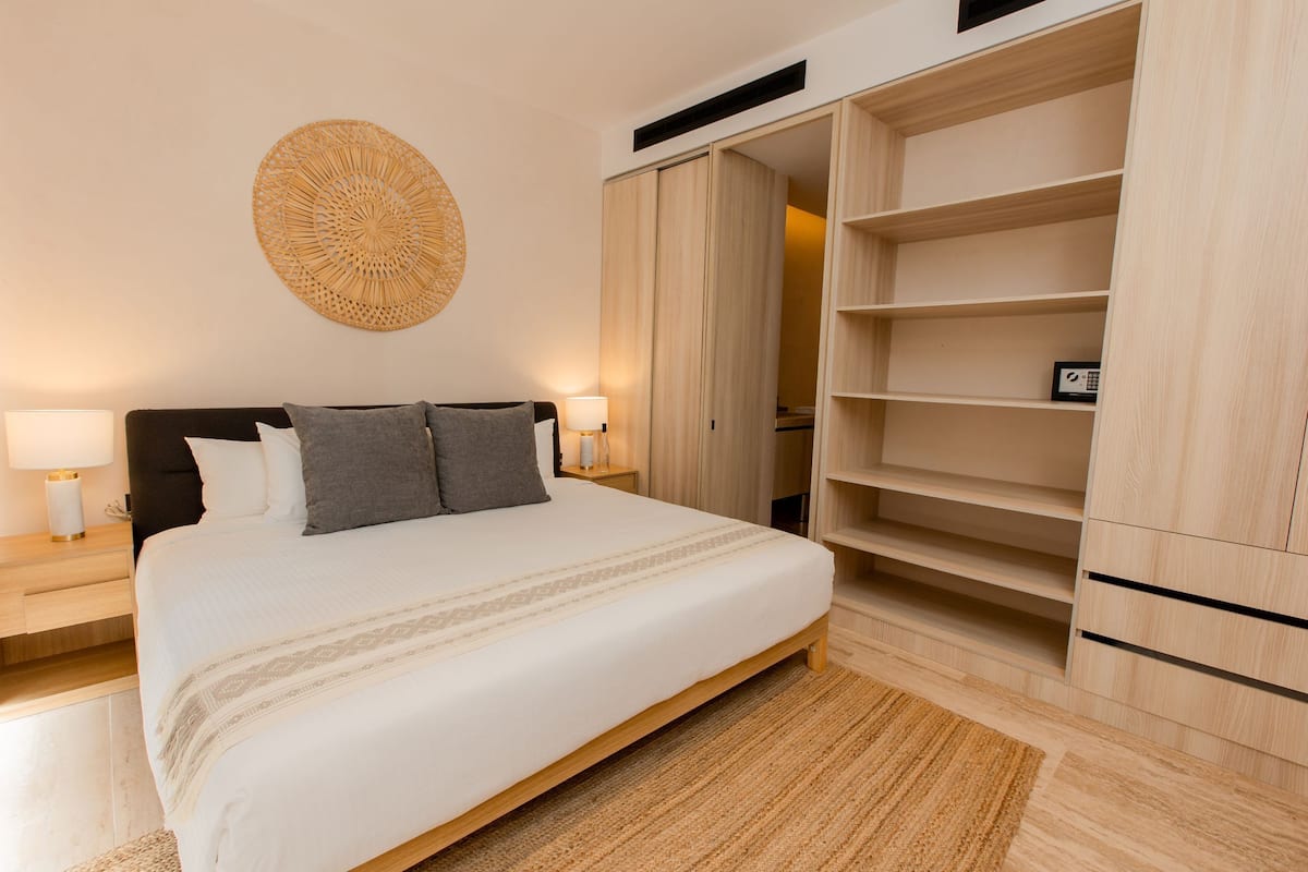 Deluxe Apartment, 1 Bedroom | 1 bedroom, premium bedding, down comforters, individually decorated