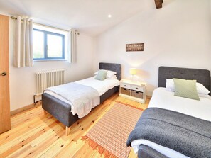 2 makuuhuonetta, silitysrauta/-lauta, ilmainen Wi-Fi, vuodevaatteet